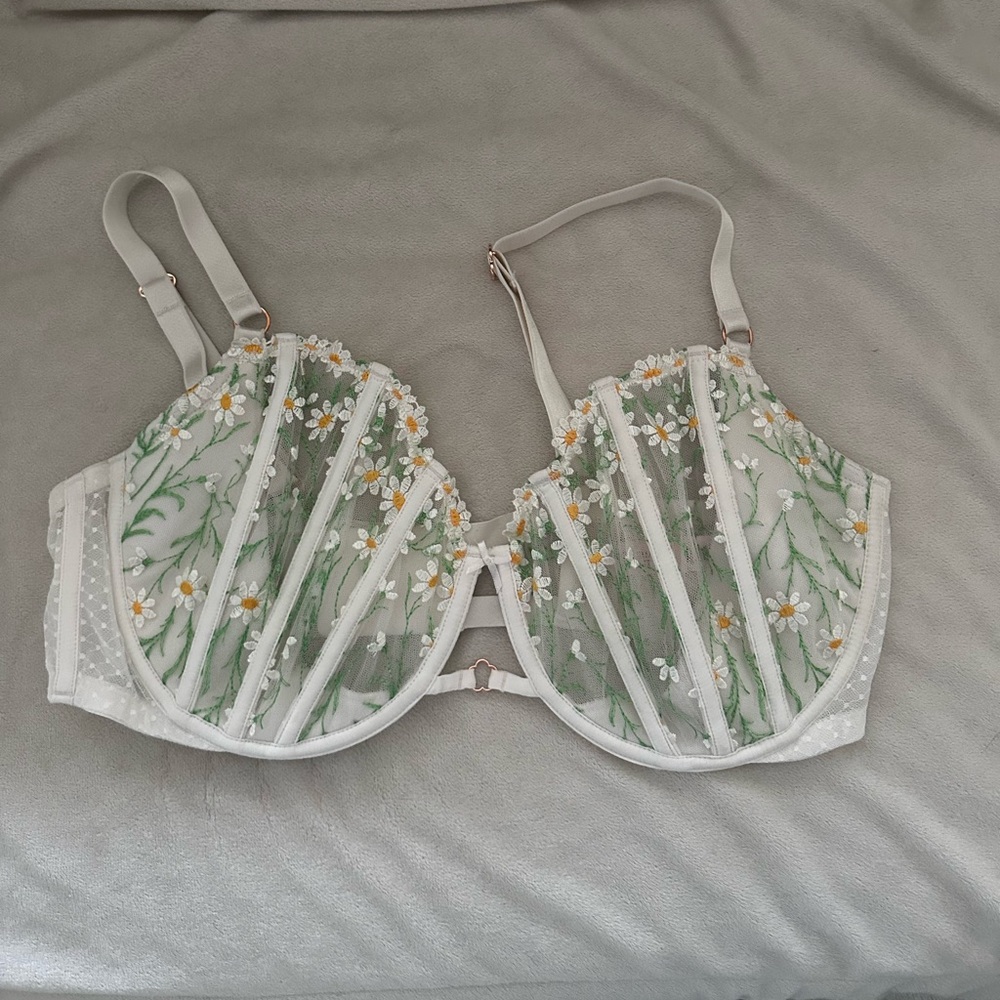 Victoria’s Secret bra